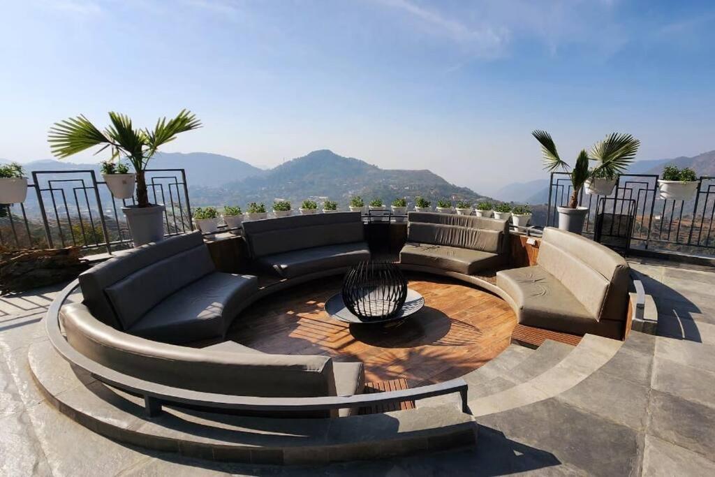 Villa Whispering Pines Bhīm Tāl Exterior foto